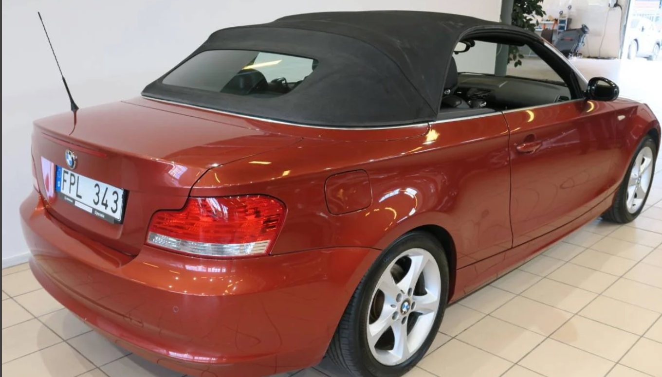 Left hand drive BMW 1 SERIES 120i SE CABRIOLET